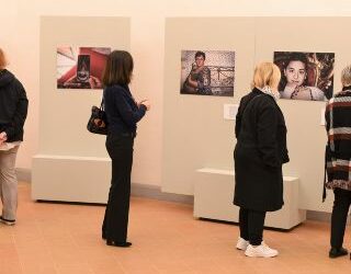Le conseguenze – I femminicidi e lo sguardo di chi resta