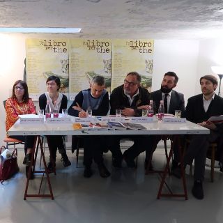 Un libro per the 2
