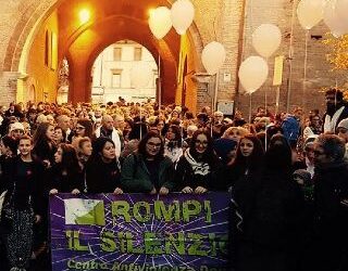 Camminata contro la violenza