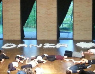 Teatro Dimora: in scena Supereroi