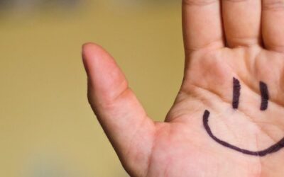 Happy hand in tour