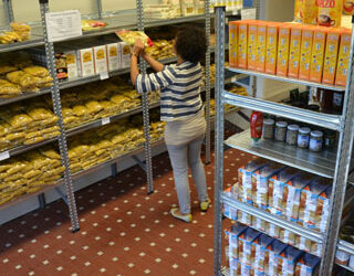 A.a.a cercasi alimenti