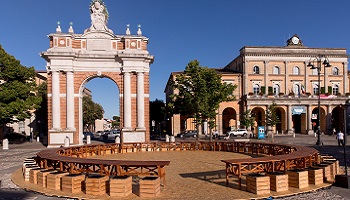 A Tavola!